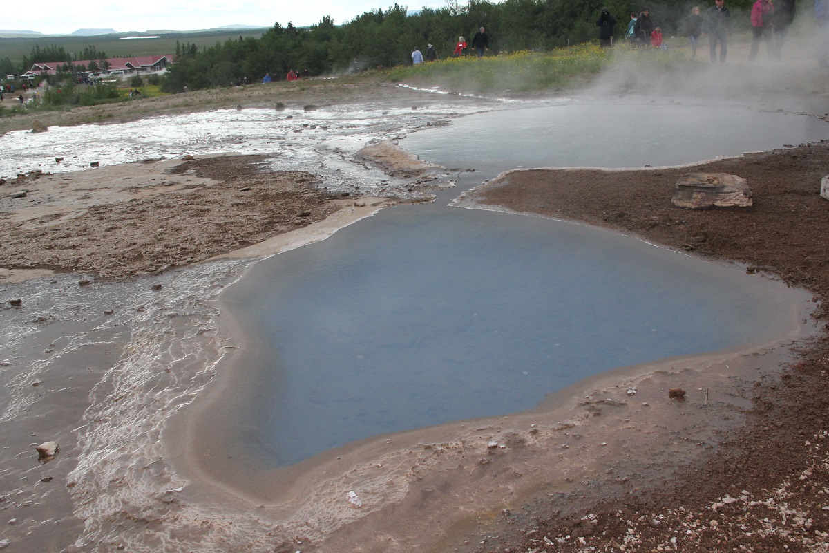 GeothermalPool-Geysir1.jpg