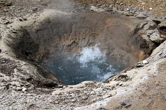 geothermal-pool-at-geysir.jpg