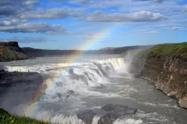 Gullfoss rainbow.jpg