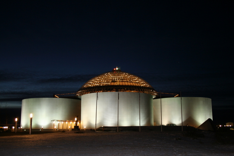 Reykjavik - the Pearl in a winter night.jpg