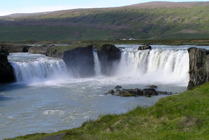 Godafoss waterfall, Northeast Iceland.jpg