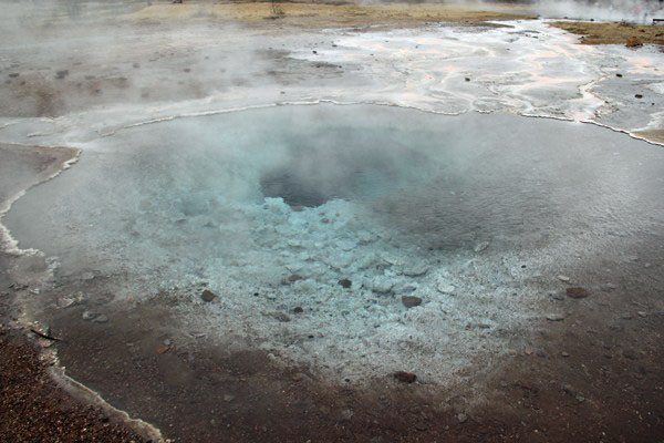 geysir-geothermal-pool.JPG