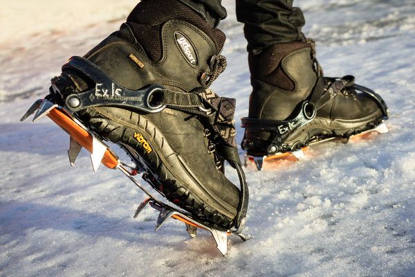 shoes-crampons.jpg