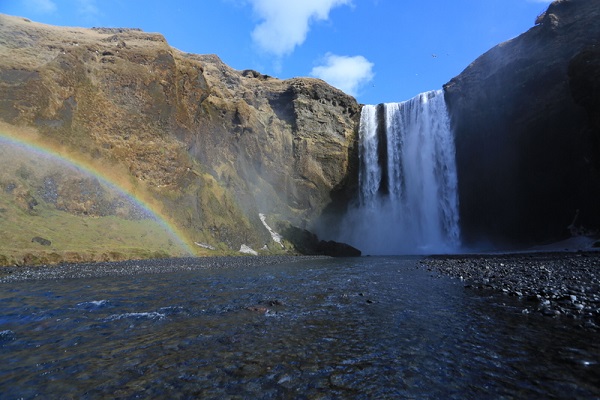 Skogafoss%20waterfall,%20South%20Iceland.jpg
