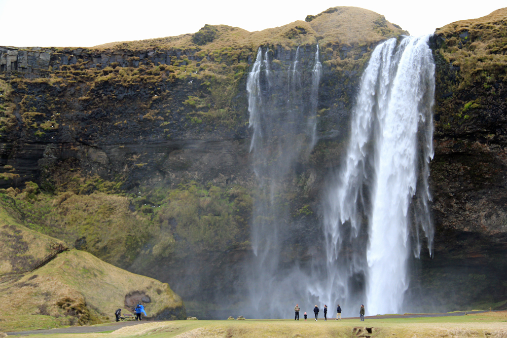 Seljalandsfoss_winter.JPG