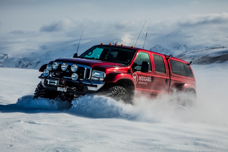 superjeep-snow2.jpg