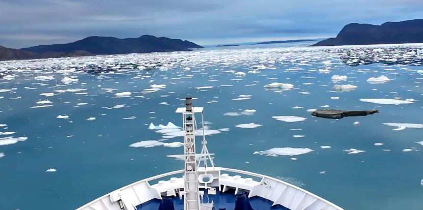 Eqip glacier 2.jpg